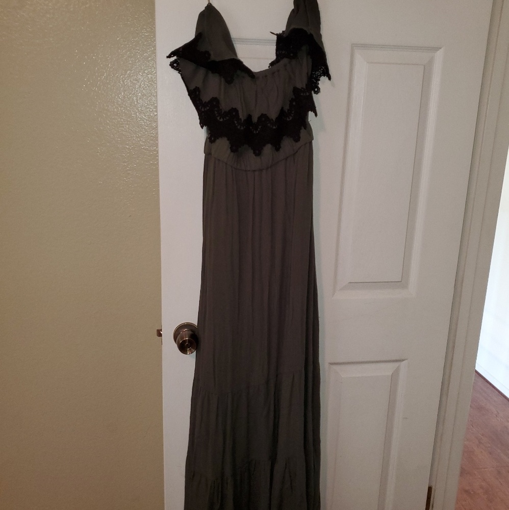 Romeo + Juliet Green Maxi dress